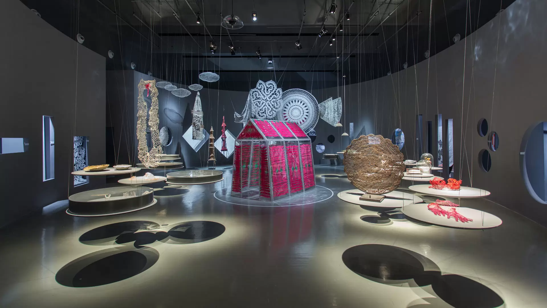 W. WOMEN IN ITALIAN DESIGN
